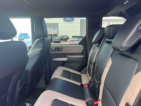 Used 2023 Ford Bronco Wildtrak AWD/4WD image 16