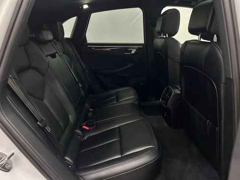 Used 2024 Porsche Macan AWD/4WD image 15