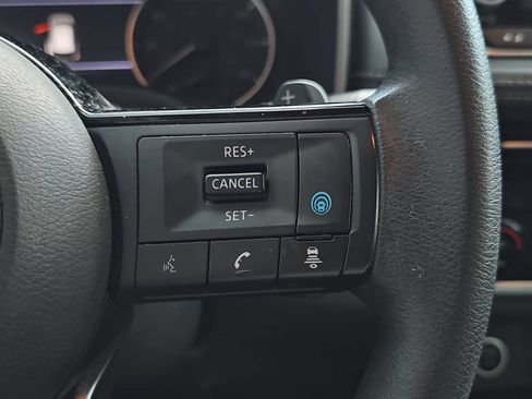 Used 2023 Nissan Rogue SV FWD image 17