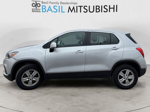 Used 2018 Chevrolet Trax LS image 2