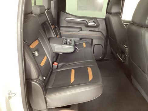 Used 2025 GMC Sierra 1500 AT4 w/ AT4 Preferred Package AWD/4WD image 38