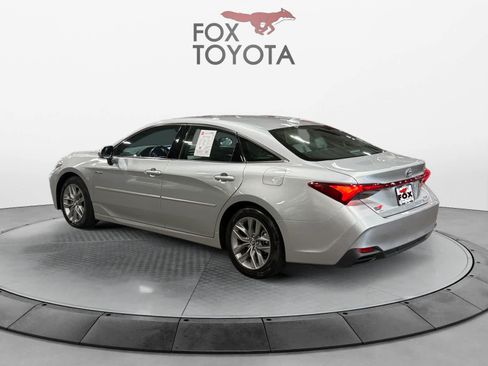 Used 2020 Toyota Avalon XLE w/ Moonroof Package FWD image 4