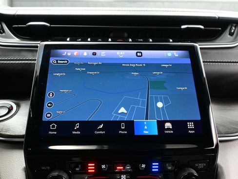 Used 2023 Jeep Grand Cherokee L Overland w/ Luxury Tech Group IV image 21