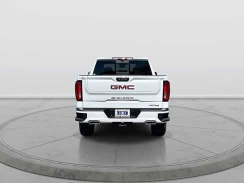 Used 2025 GMC Sierra 1500 AT4 w/ Technology Package AWD/4WD image 7