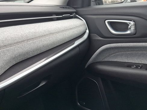 Used 2022 Jeep Compass Latitude w/ Sun and Sound Group image 31