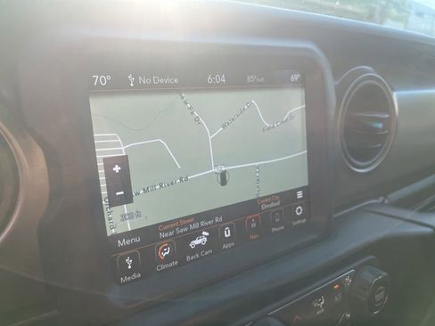 Used 2022 Jeep Wrangler Unlimited Sport AWD/4WD image 4