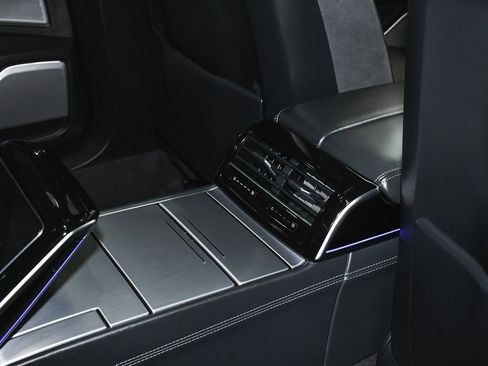 Used 2023 Audi S8 image 60