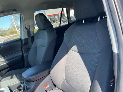 Used 2024 Toyota RAV4 XLE image 9