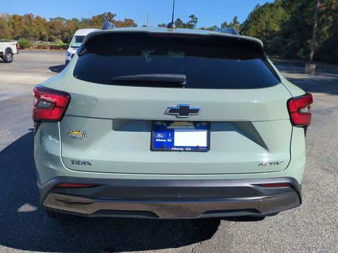Used 2024 Chevrolet Trax ACTIV w/ Driver Confidence Package image 5