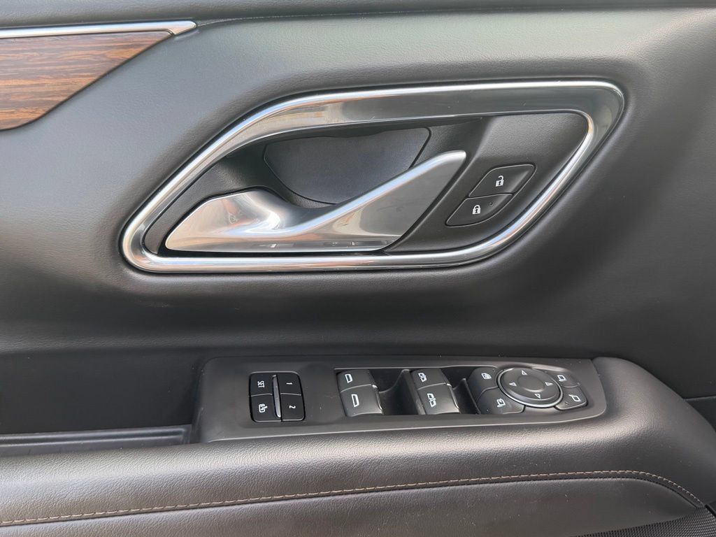 Used 2023 Chevrolet Tahoe High Country RWD image 18