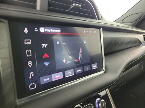 Used 2022 GMC Yukon XL Denali w/ Denali Premium Package image 27