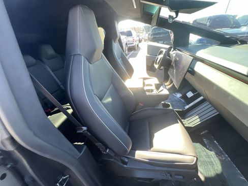 Used 2024 Tesla Cybertruck AWD Crew Cab image 26