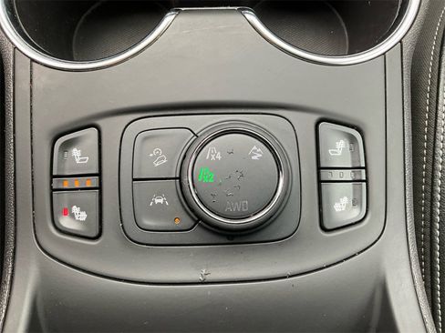 Used 2024 GMC Terrain SLT image 22