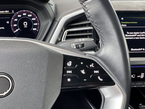 Used 2022 Audi Q4 e-tron Premium Plus w/ Premium Plus image 33