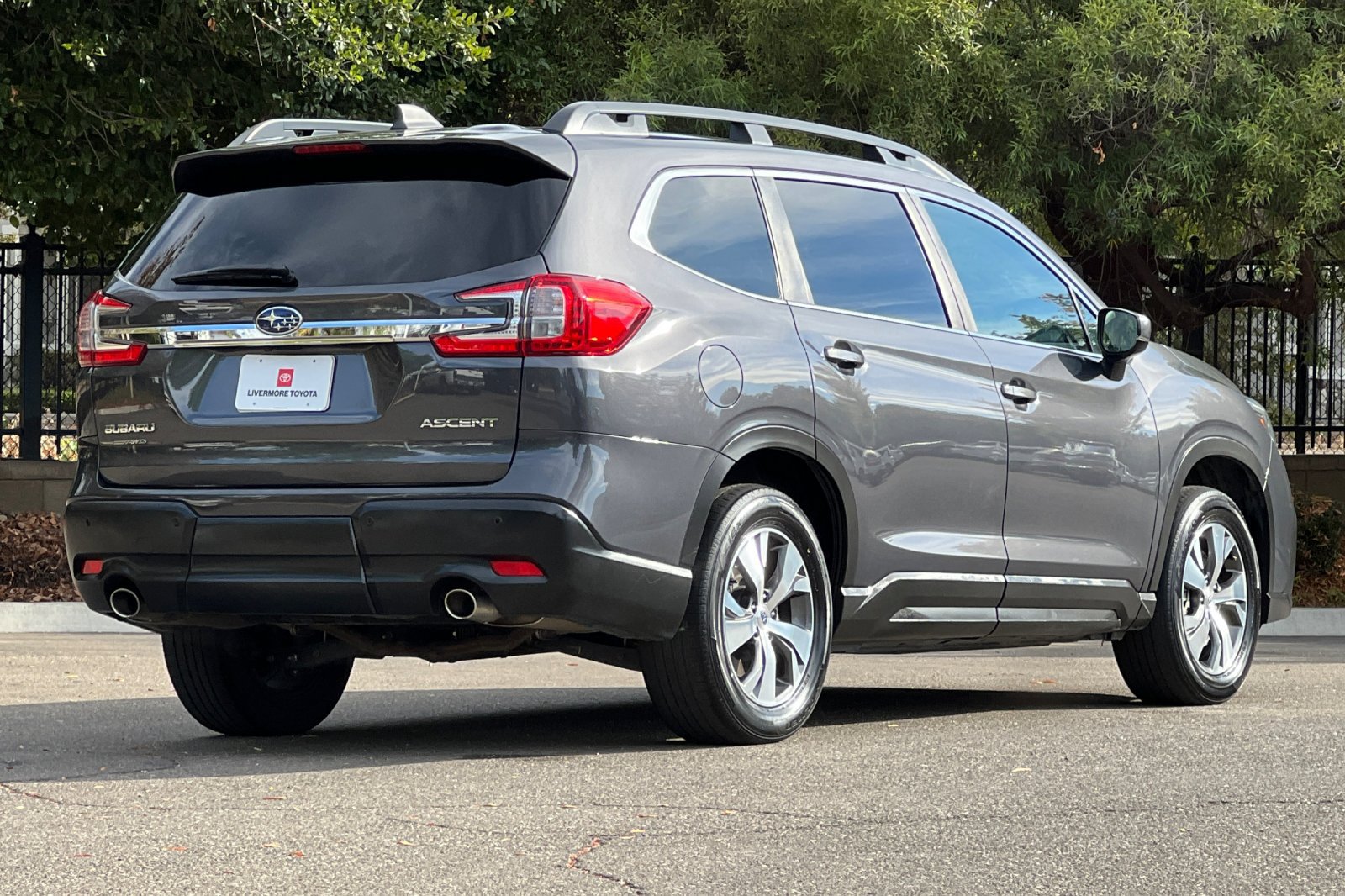 Used 2024 Subaru Ascent Premium w/ Convenience Package AWD/4WD image 4