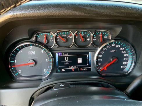 Used 2018 Chevrolet Suburban LT AWD/4WD image 25