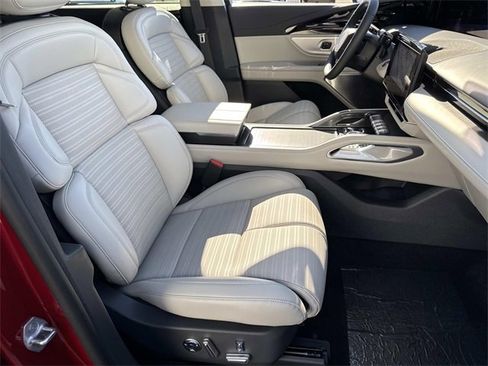 New 2026 Lincoln Nautilus Reserve image 9