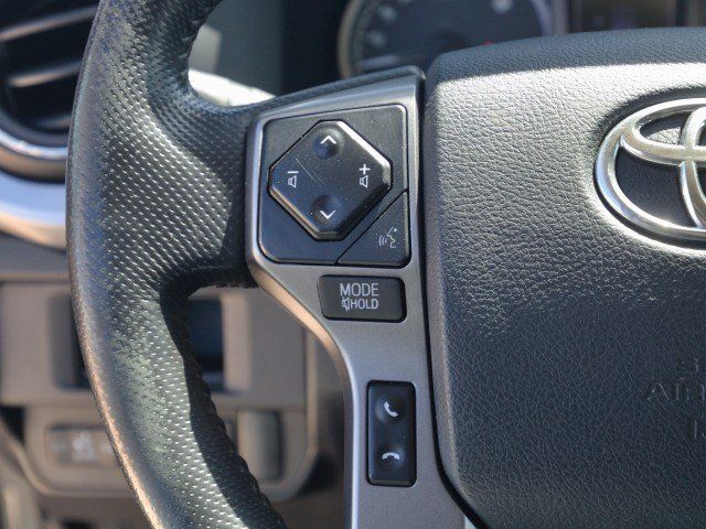 Used 2018 Toyota Tacoma SR5 AWD/4WD image 19