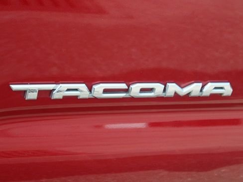 Used 2023 Toyota Tacoma TRD Sport image 19