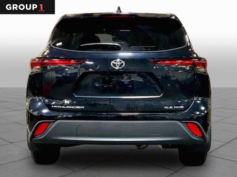 Certified 2024 Toyota Highlander XLE AWD/4WD image 5