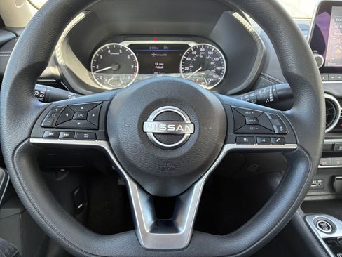 Used 2025 Nissan Sentra SV image 25