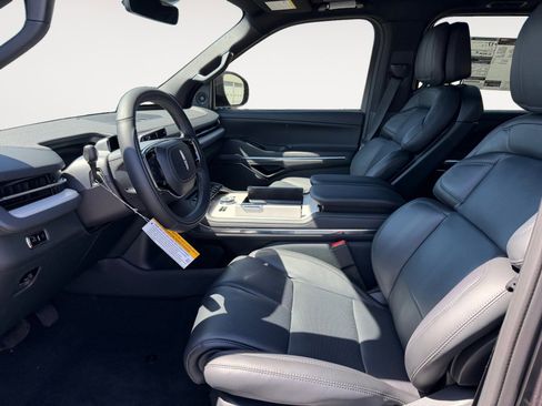 New 2026 Lincoln Navigator Reserve AWD/4WD image 9
