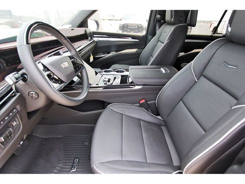 New 2026 Cadillac Escalade ESV Sport w/ Touring Package AWD/4WD image 6