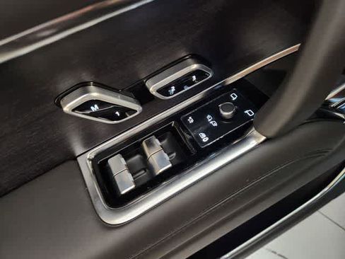 New 2026 Land Rover Range Rover Long Wheelbase SE AWD/4WD image 21