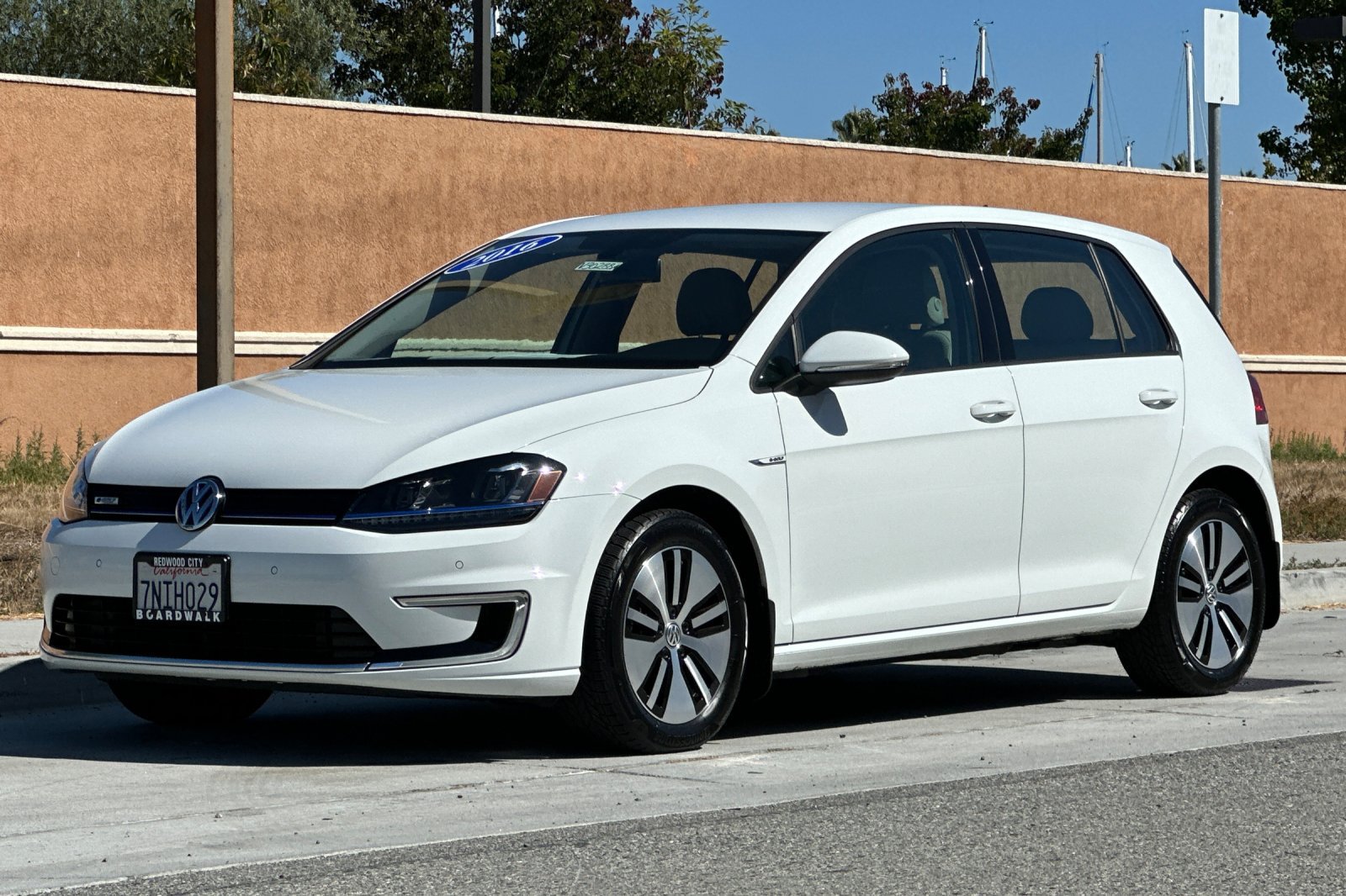 Used 2016 Volkswagen e-Golf SEL Premium FWD image 8
