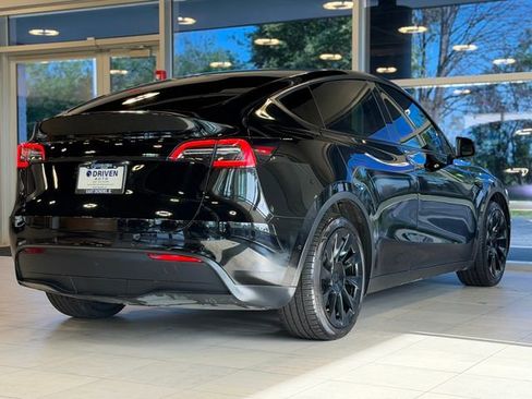 Used 2021 Tesla Model Y Long Range AWD/4WD image 7