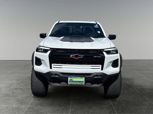 Used 2024 Chevrolet Colorado ZR2 w/ Technology Package AWD/4WD image 3