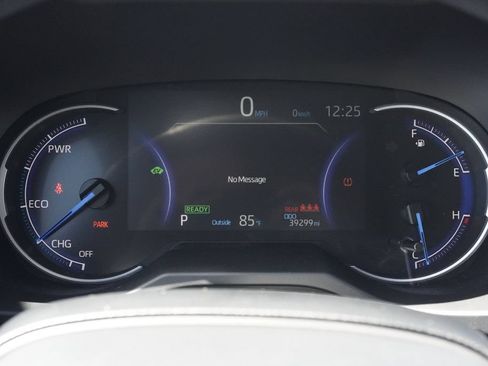Used 2025 Toyota RAV4 LE AWD/4WD image 11