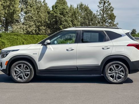 Used 2023 Kia Seltos S w/ Navigation Package AWD/4WD image 8