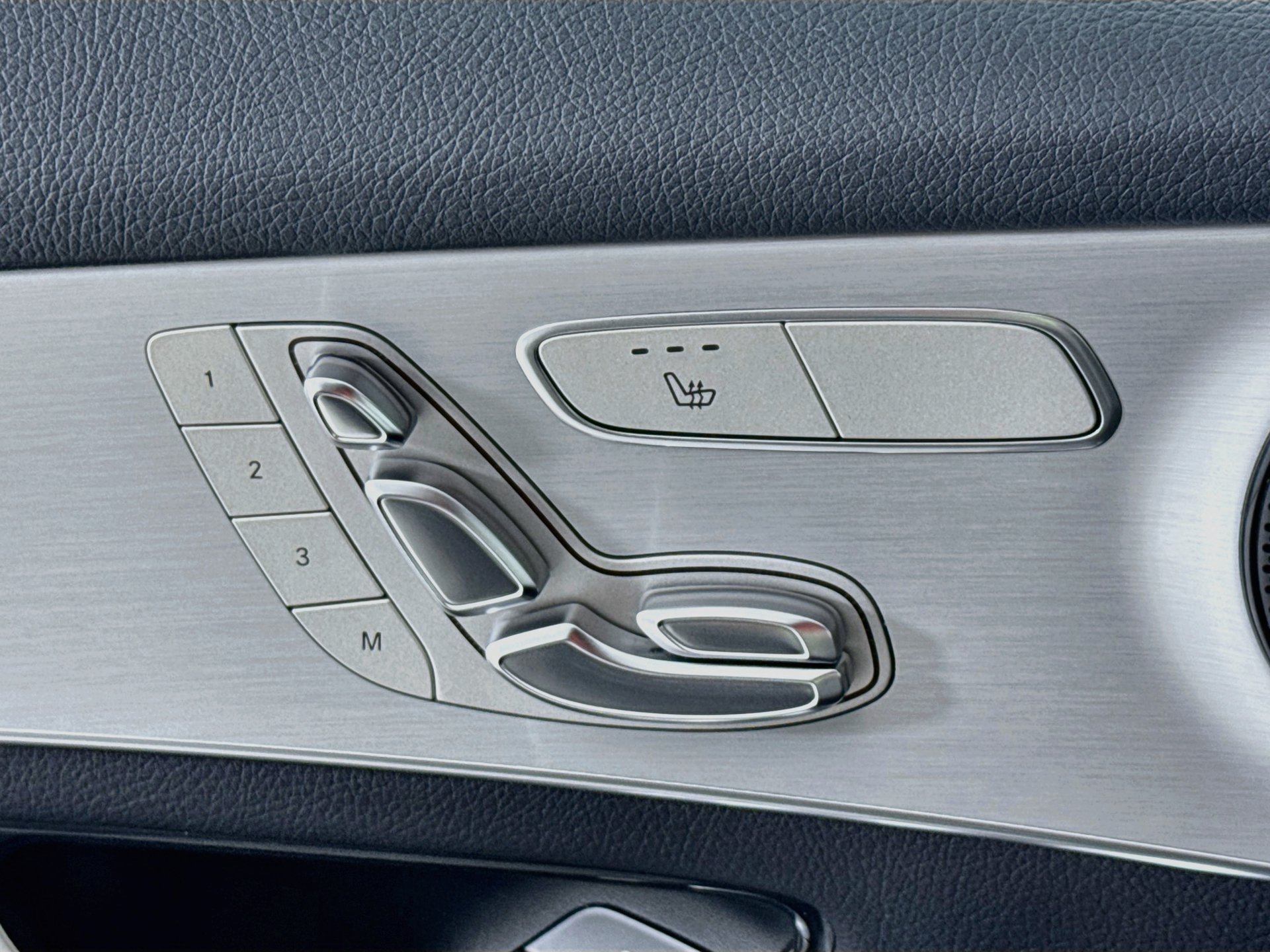 Certified 2022 Mercedes-Benz GLC 300 image 21