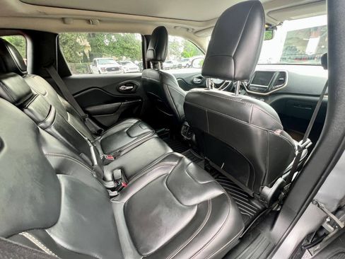 Used 2016 Jeep Cherokee Limited AWD/4WD image 12