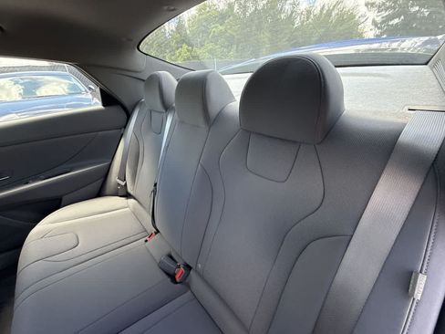 Used 2025 Hyundai Elantra SE FWD image 22