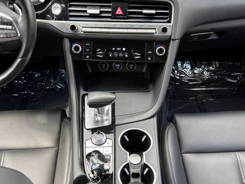 Used 2025 Genesis G70 2.5T RWD image 23