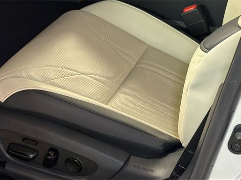 Certified 2025 Lexus ES 350 Ultra Luxury w/ Accessory Package (Z2) image 26