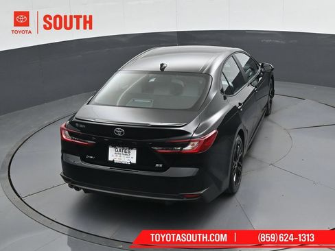 Used 2026 Toyota Camry SE FWD image 41