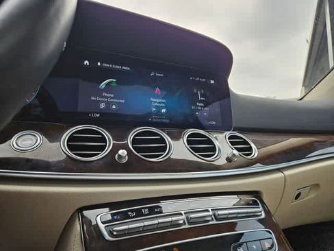 Used 2022 Mercedes-Benz E 350 Sedan image 27