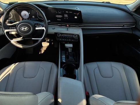 Used 2025 Hyundai Elantra Limited FWD image 9