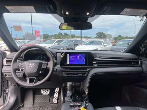 Used 2026 Toyota Camry SE FWD image 21