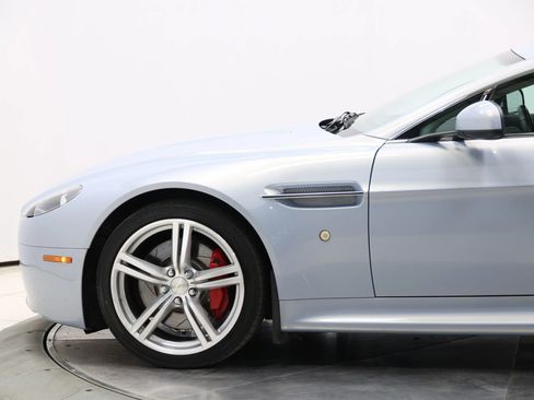 Used 2011 Aston Martin V8 Vantage Coupe RWD image 7