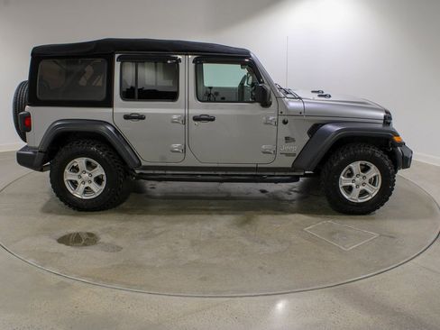 Used 2018 Jeep Wrangler Unlimited Sport S image 6