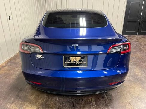 Used 2023 Tesla Model 3 Standard Range image 9