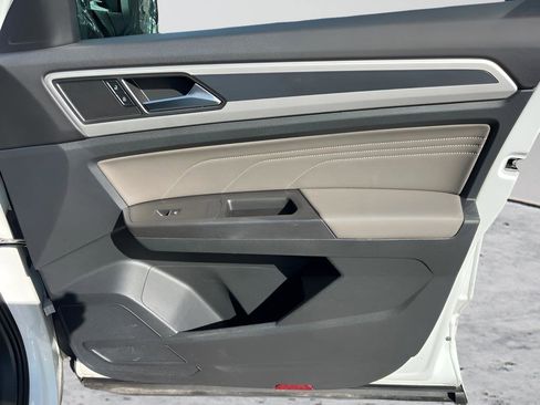 Used 2022 Volkswagen Atlas SEL R-Line AWD/4WD image 34