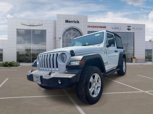 Used 2021 Jeep Wrangler Sport AWD/4WD image 3