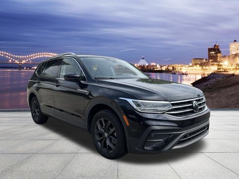 Used 2024 Volkswagen Tiguan SE FWD image 4