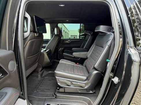 Certified 2025 GMC Yukon XL AT4 Ultimate AWD/4WD image 14