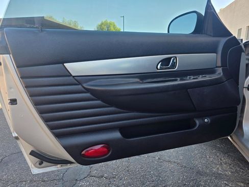 Used 2005 Ford Thunderbird RWD image 12